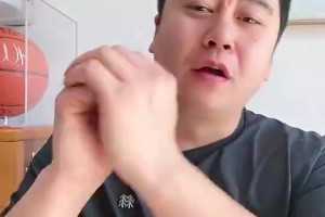 大史曾打趣：41岁的老詹跟窜天猴似的，31岁的恩比德踉踉跄跄
