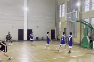 卧槽，走着走着就扣了？不是哥们，你字母哥啊