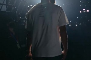 人气爆棚库里亮相粤BA赛场！一声“你好，东莞”点燃全场！