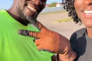 哥们头尖尖的有点像杜兰特啊 这气质简直太像了
