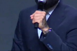 换一个人生！阿尔维斯用自己监狱里的经历展现一名传教士的感染力