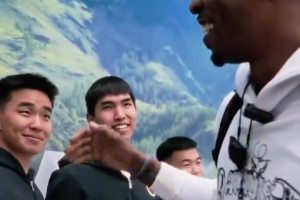 油箱还有油！魔兽霍华德复出征战蒙古联赛！