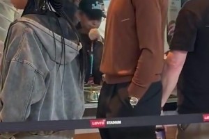 原来NBA球星也跟我们一样！伊戈达拉排队买东西曾被球迷拍下~