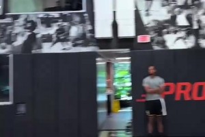 教科书单挑!杜兰特面对切特和托弗，展现不同进攻思路