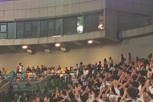 京津冀一体化！当泰达足球场轮播现场国安球迷时，天津球迷沸腾了