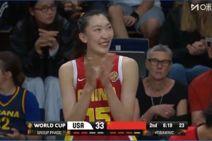 哈哈哈！张子宇低位接球站投命中！韩旭场下笑开花