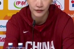 韩旭力挺张子宇：她还只是19岁小孩，第一次打世界大赛，对手动作很大