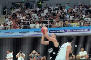 101-79 狄龙最后时刻连得五分 百分大战赢下白晶