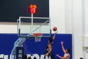 这球詹姆斯来了都得说声我超威！
